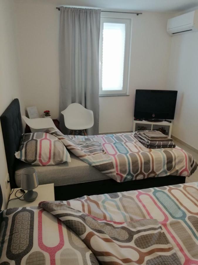 Studio Apartment Mila Pula Buitenkant foto
