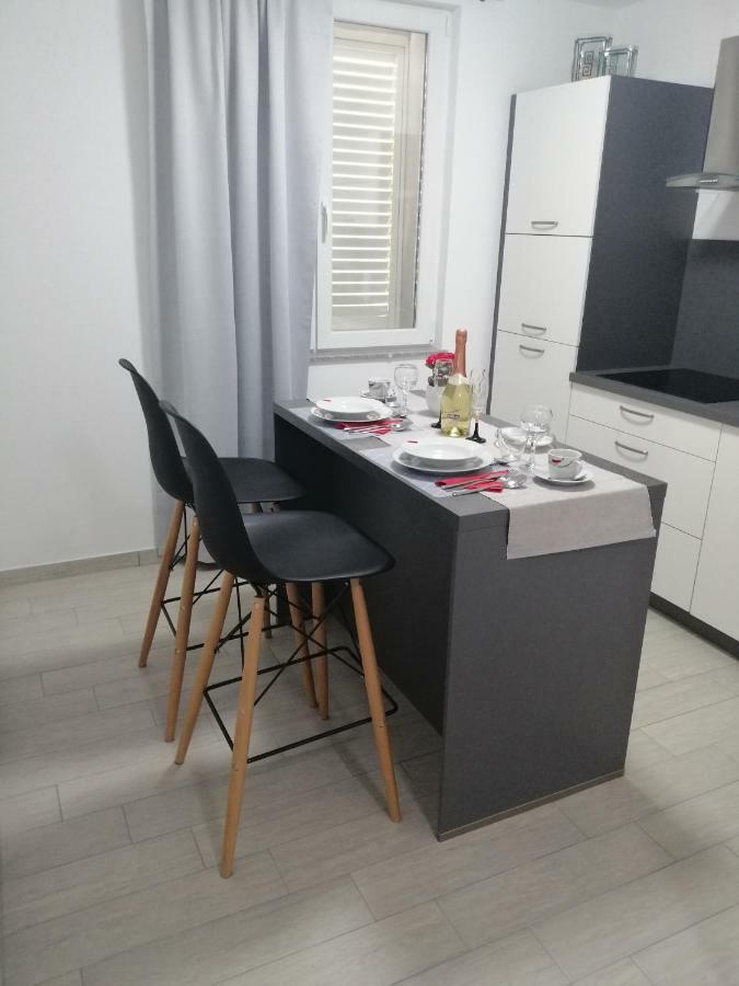 Studio Apartment Mila Pula Buitenkant foto